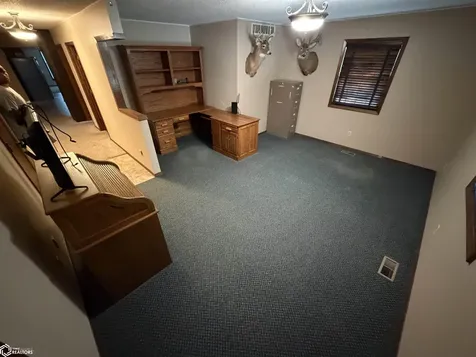 2811 Jackson Avenue Clarion IA 50525