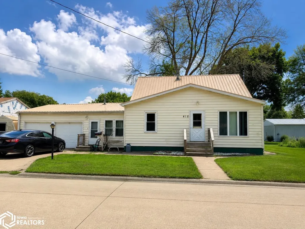 412 6th Street NE Belmond IA 50421