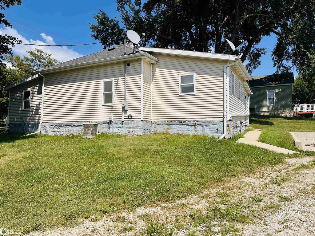 200 South Street Deep River IA 52222