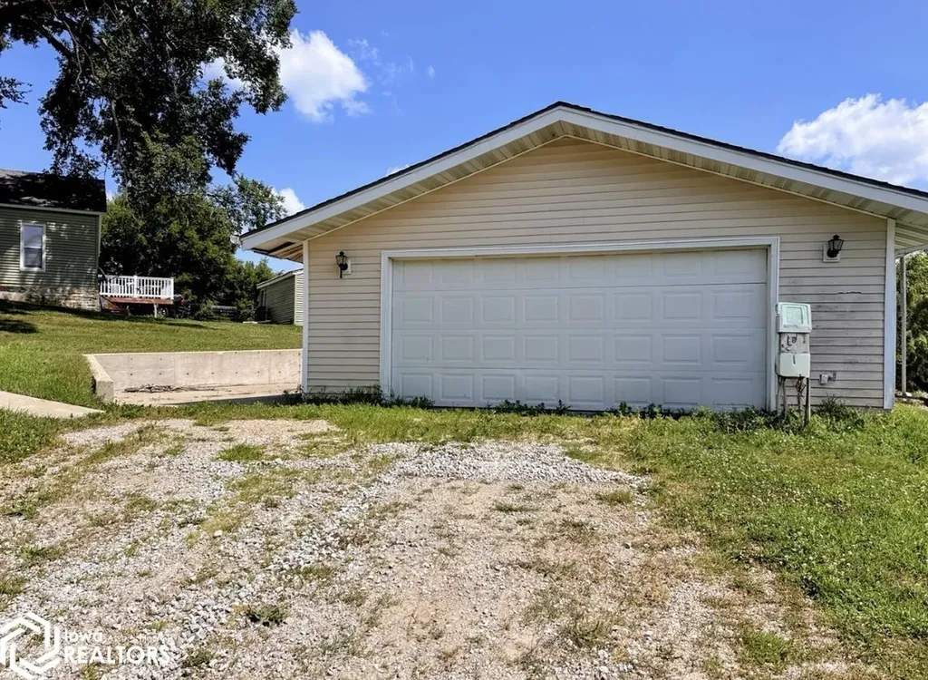 200 South Street Deep River IA 52222