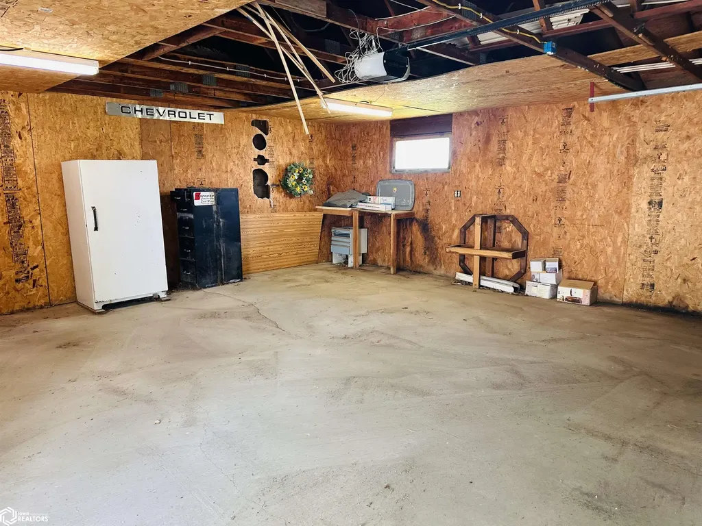 200 South Street Deep River IA 52222