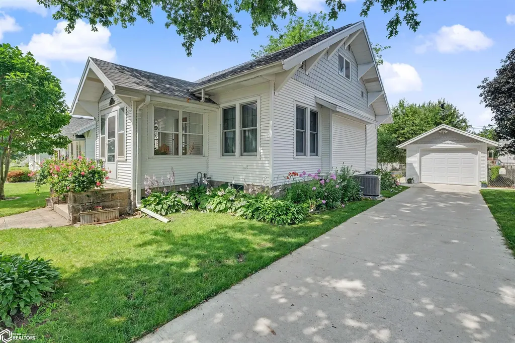 310 N 8th Street Marshalltown IA 50158