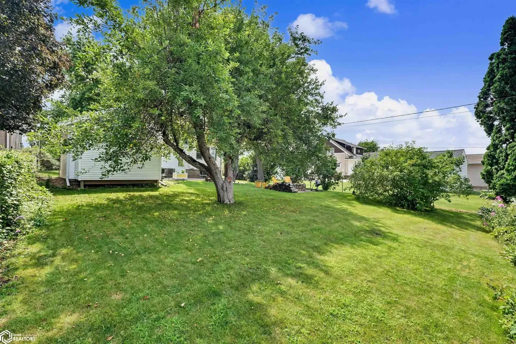 310 N 8th Street Marshalltown IA 50158