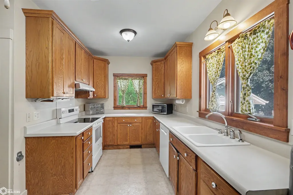 310 N 8th Street Marshalltown IA 50158