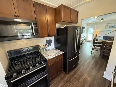 206 N 9th Street Clear Lake IA 50428