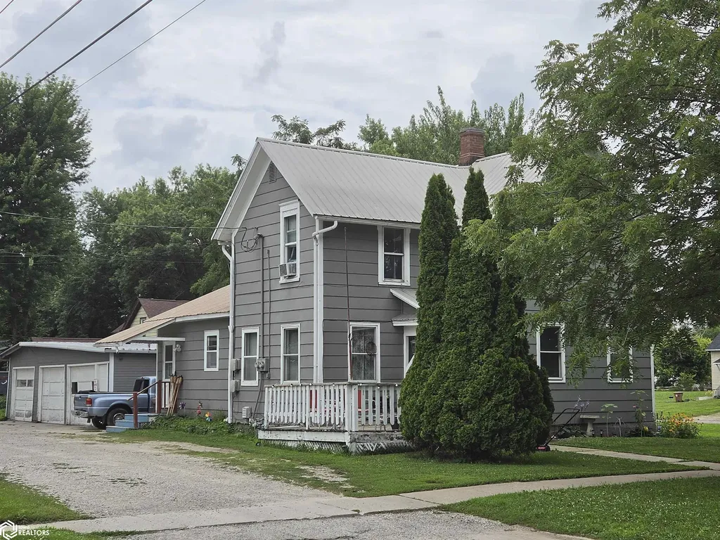 1110 Hamilton Avenue Grinnell IA 50112