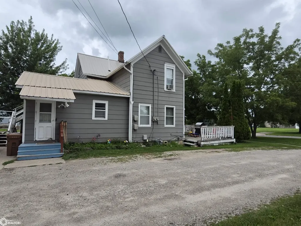 1110 Hamilton Avenue Grinnell IA 50112