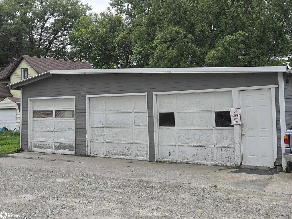 1110 Hamilton Avenue Grinnell IA 50112