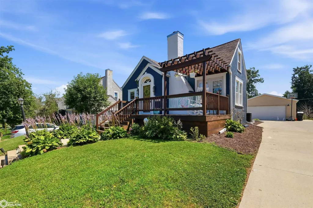 407 N 8th Street Marshalltown IA 50158
