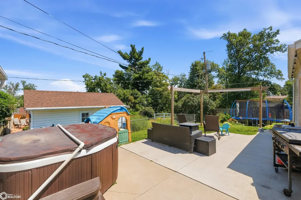 407 N 8th Street Marshalltown IA 50158