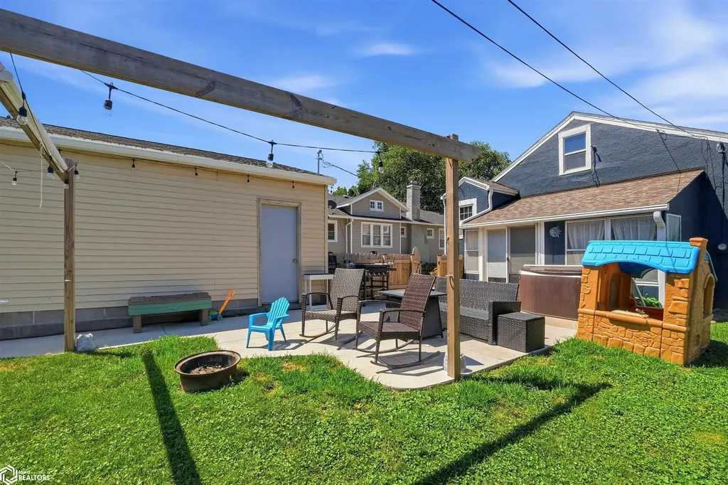407 N 8th Street Marshalltown IA 50158