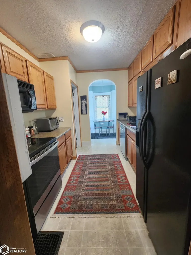 864 3rd Street NW Mason City IA 50401