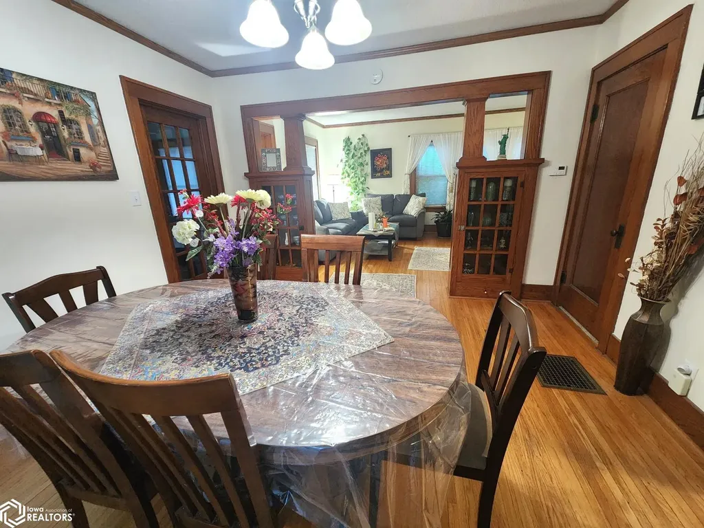 864 3rd Street NW Mason City IA 50401