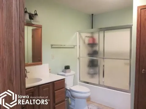 319 1st Street NE Clarion IA 50525