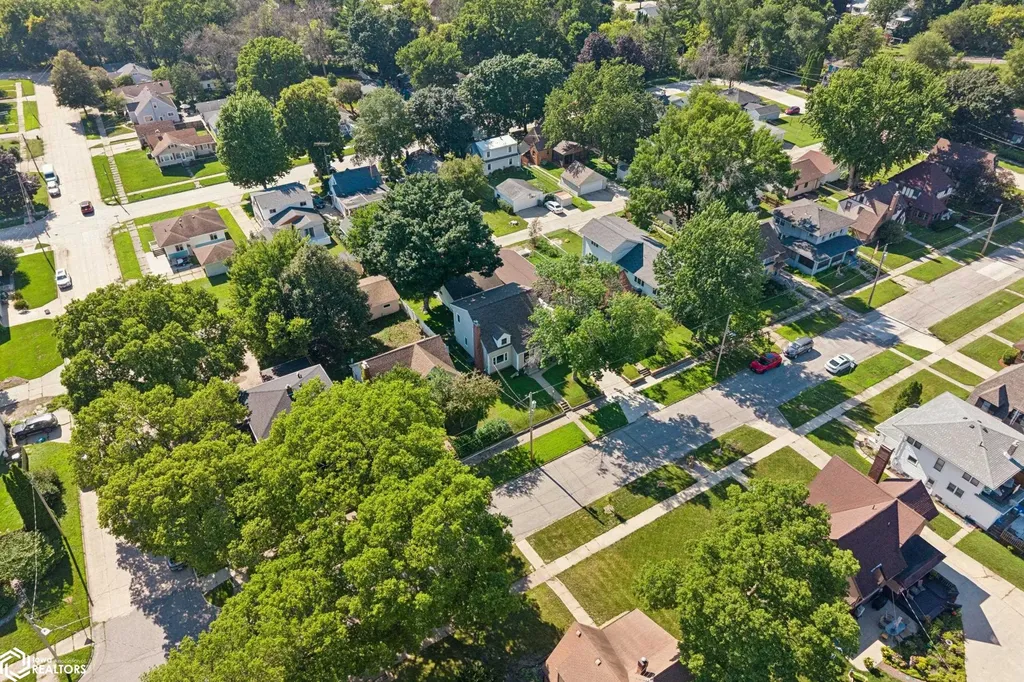 212 S Vermont Avenue Mason City IA 50401