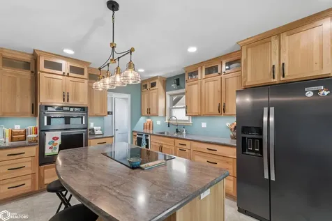 212 S Vermont Avenue Mason City IA 50401
