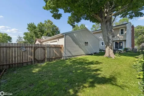 212 S Vermont Avenue Mason City IA 50401
