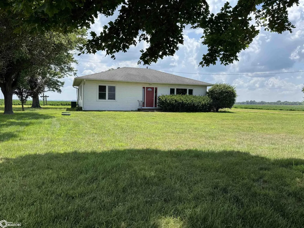 17463 100th Street Wapello IA 52653