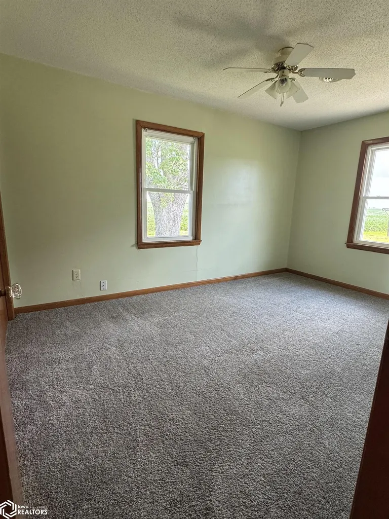 17463 100th Street Wapello IA 52653