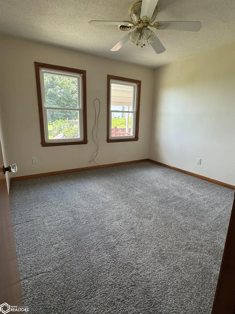 17463 100th Street Wapello IA 52653