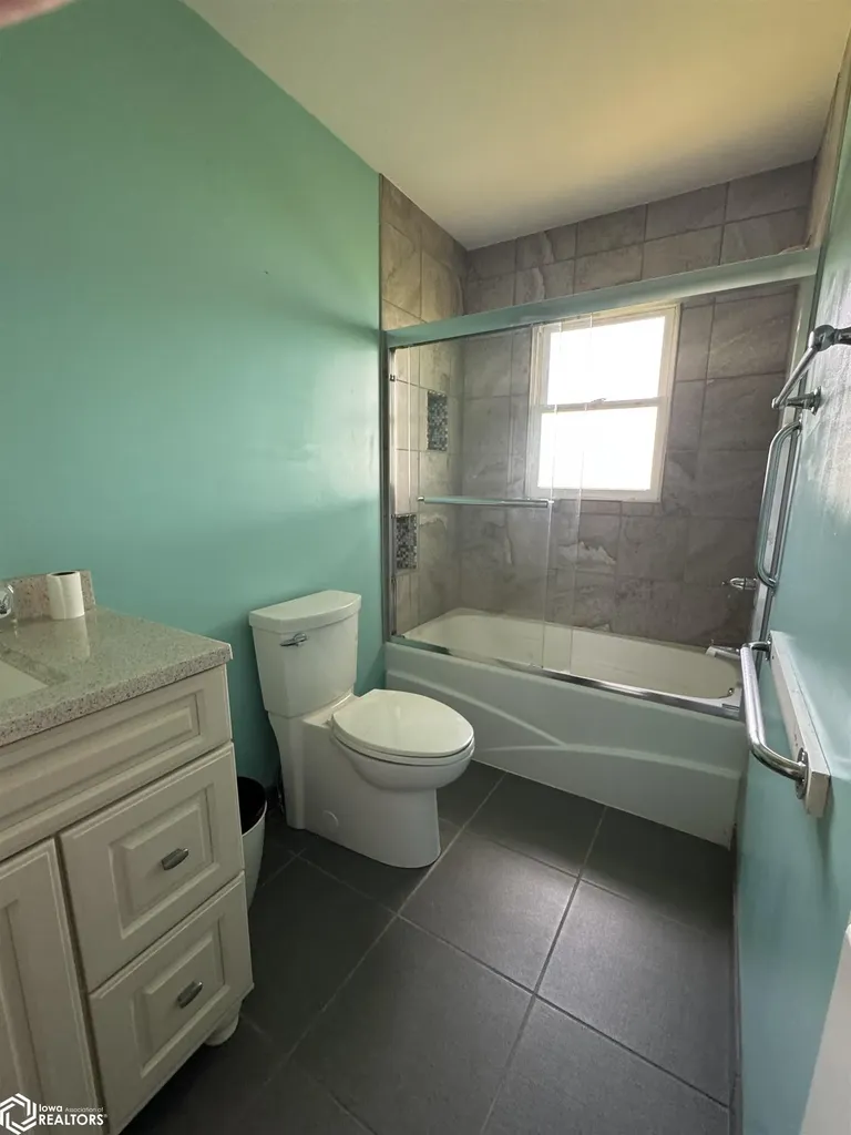 17463 100th Street Wapello IA 52653