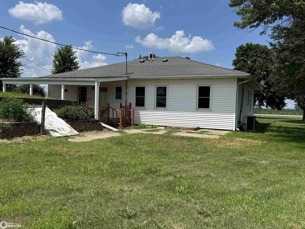 17463 100th Street Wapello IA 52653