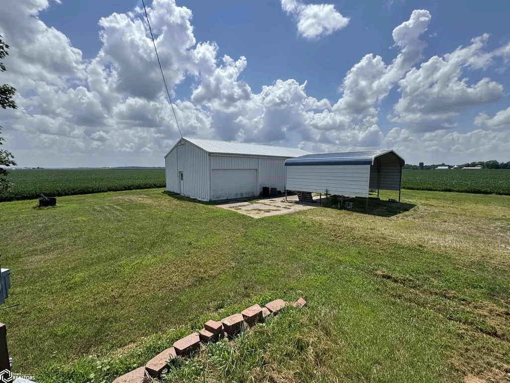 17463 100th Street Wapello IA 52653