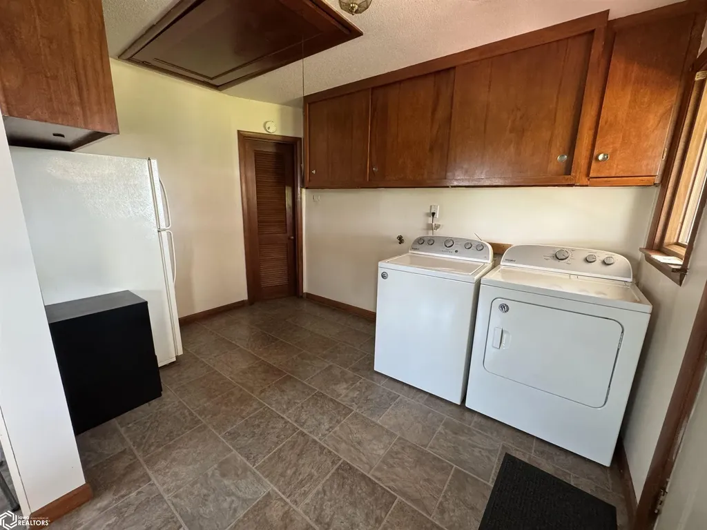17463 100th Street Wapello IA 52653