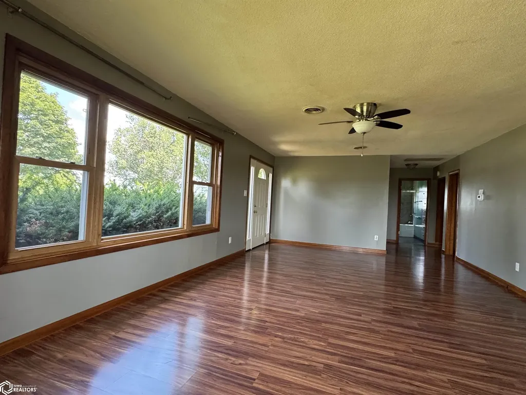 17463 100th Street Wapello IA 52653