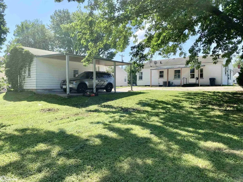 2004 Agency Street Burlington IA 52601