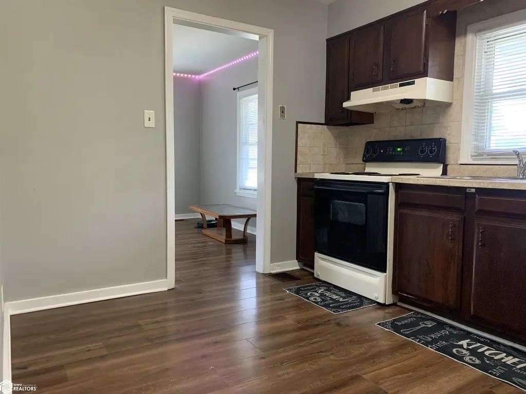 2004 Agency Street Burlington IA 52601