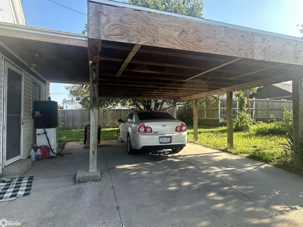 104 S 12th Street Marshalltown IA 50158