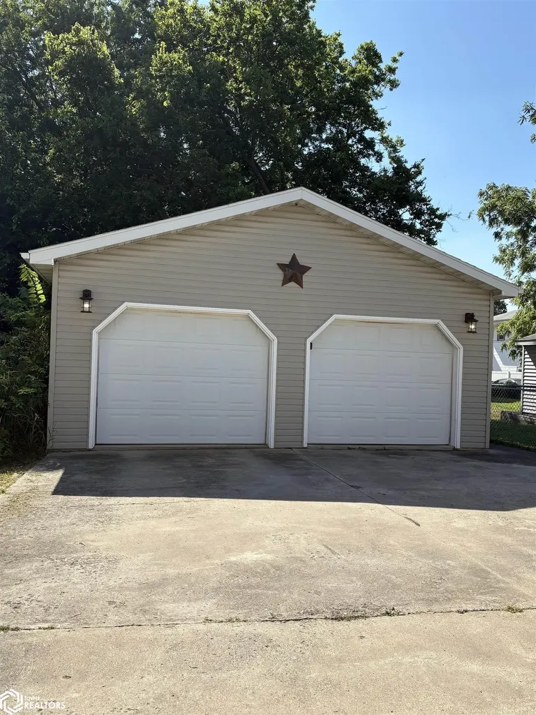 230 S Indiana Avenue Mason City IA 50428
