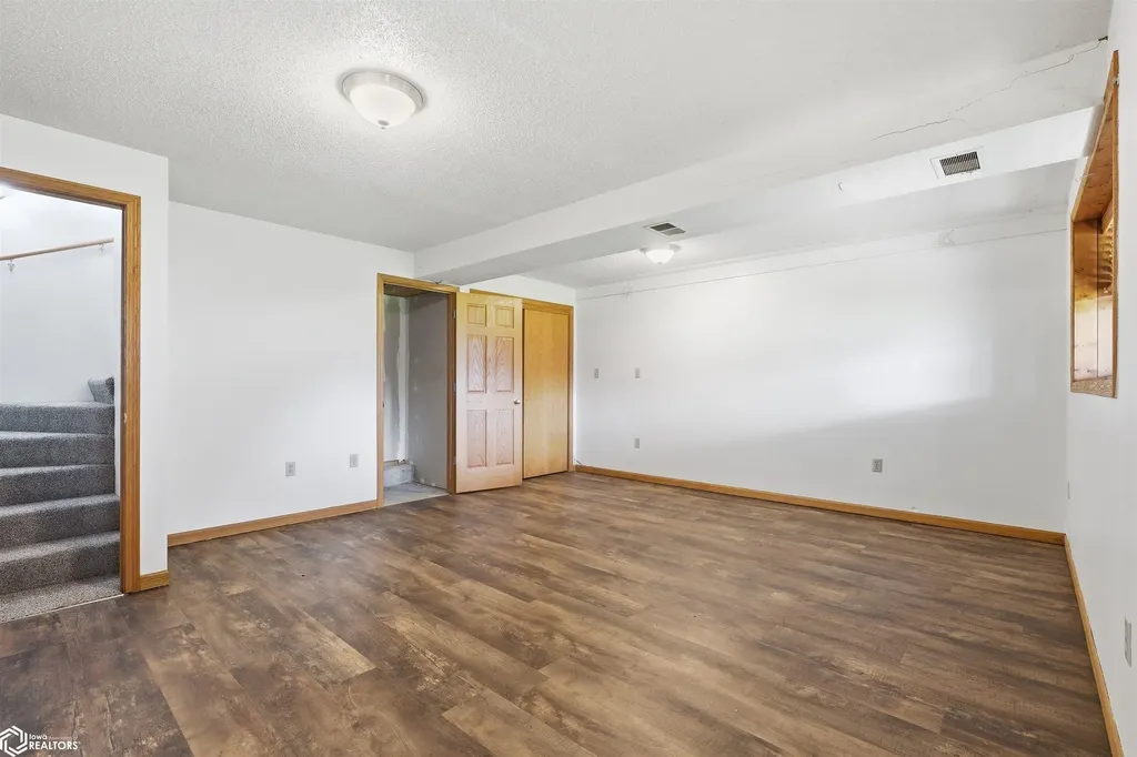 1102 Siegel Street Tama IA 52339