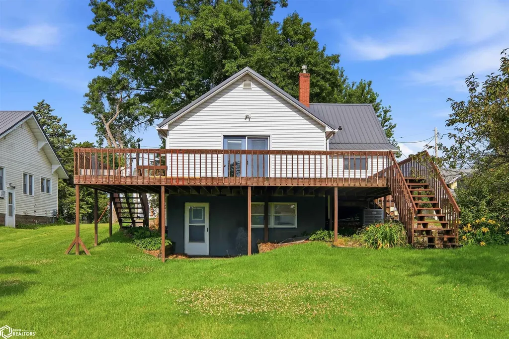 1102 Siegel Street Tama IA 52339