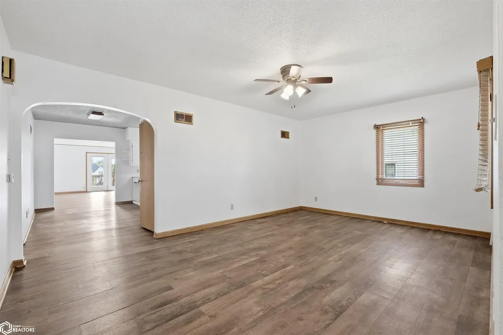 1102 Siegel Street Tama IA 52339