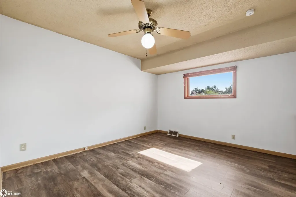 1102 Siegel Street Tama IA 52339