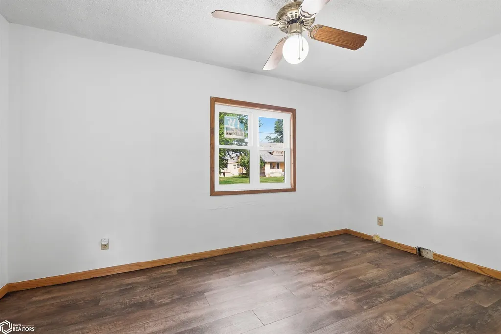 1102 Siegel Street Tama IA 52339