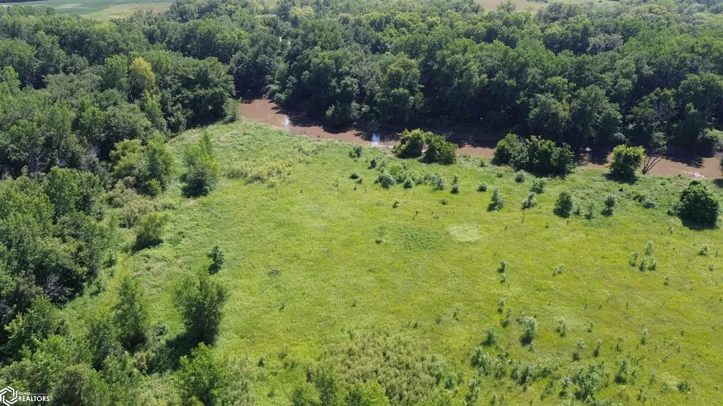 122 Acres Highway 21 Delta IA 52550