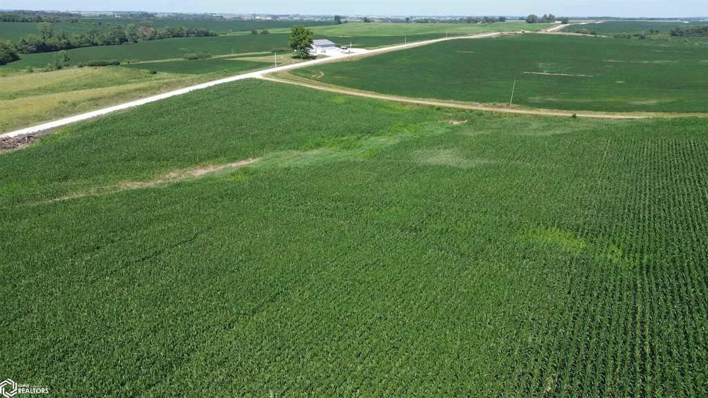 122 Acres Highway 21 Delta IA 52550