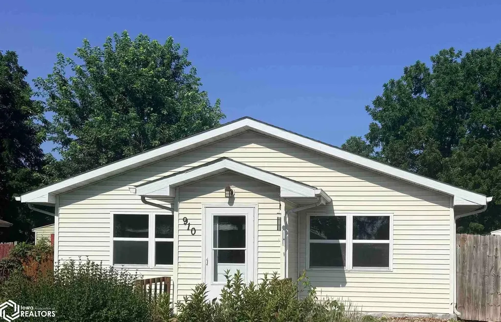 910 N 9th Street Fairfield IA 52556