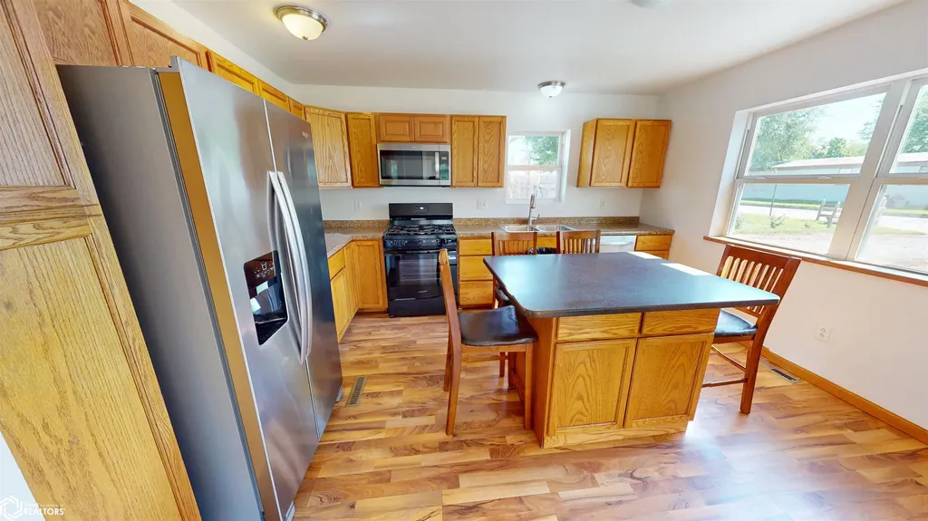910 N 9th Street Fairfield IA 52556