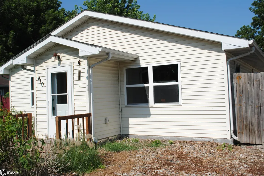 910 N 9th Street Fairfield IA 52556
