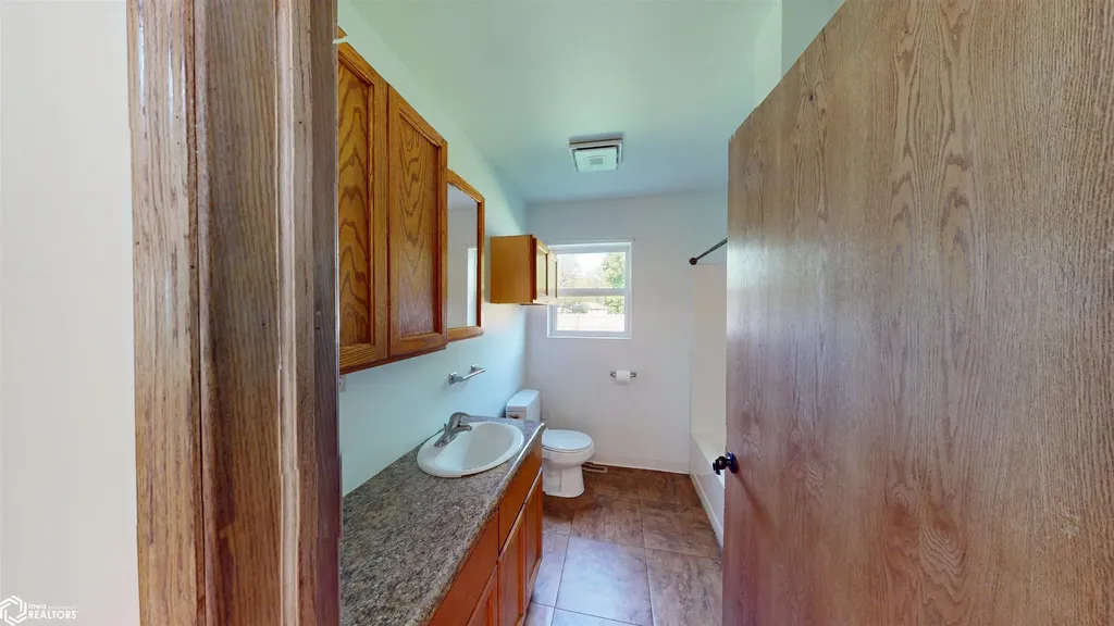910 N 9th Street Fairfield IA 52556