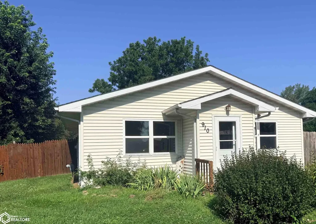 910 N 9th Street Fairfield IA 52556