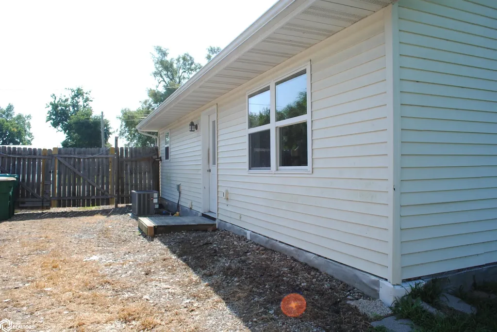 910 N 9th Street Fairfield IA 52556