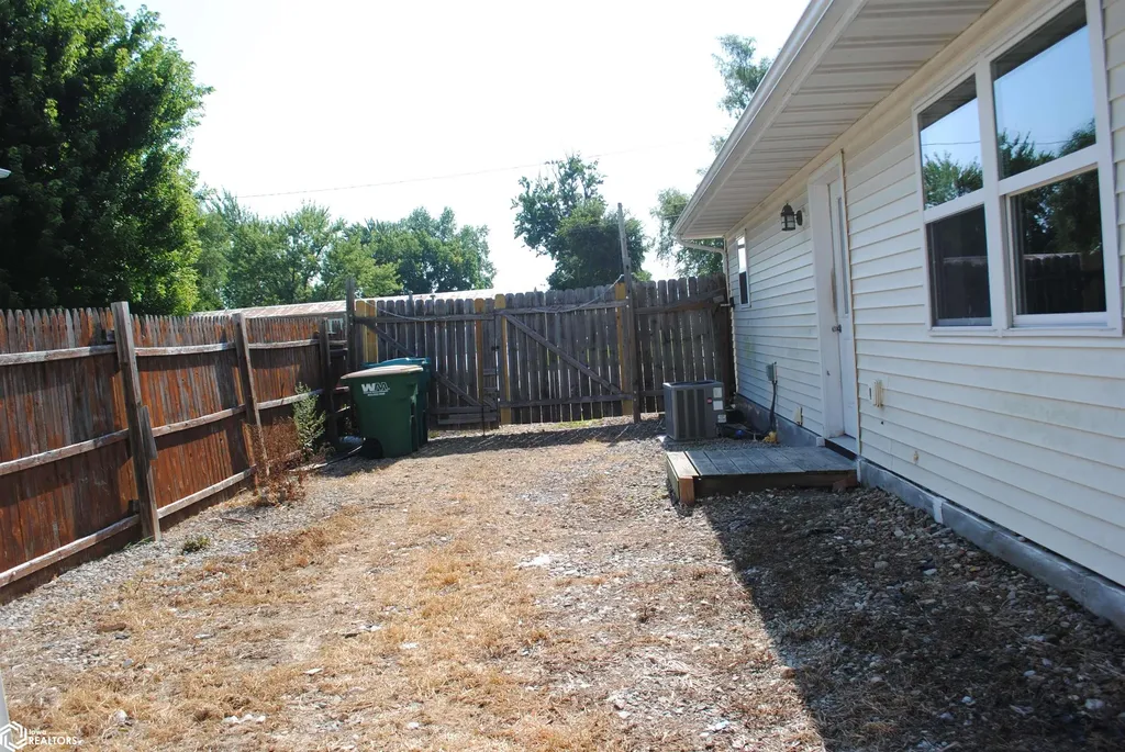 910 N 9th Street Fairfield IA 52556