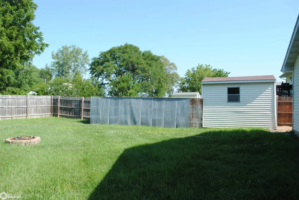 910 N 9th Street Fairfield IA 52556