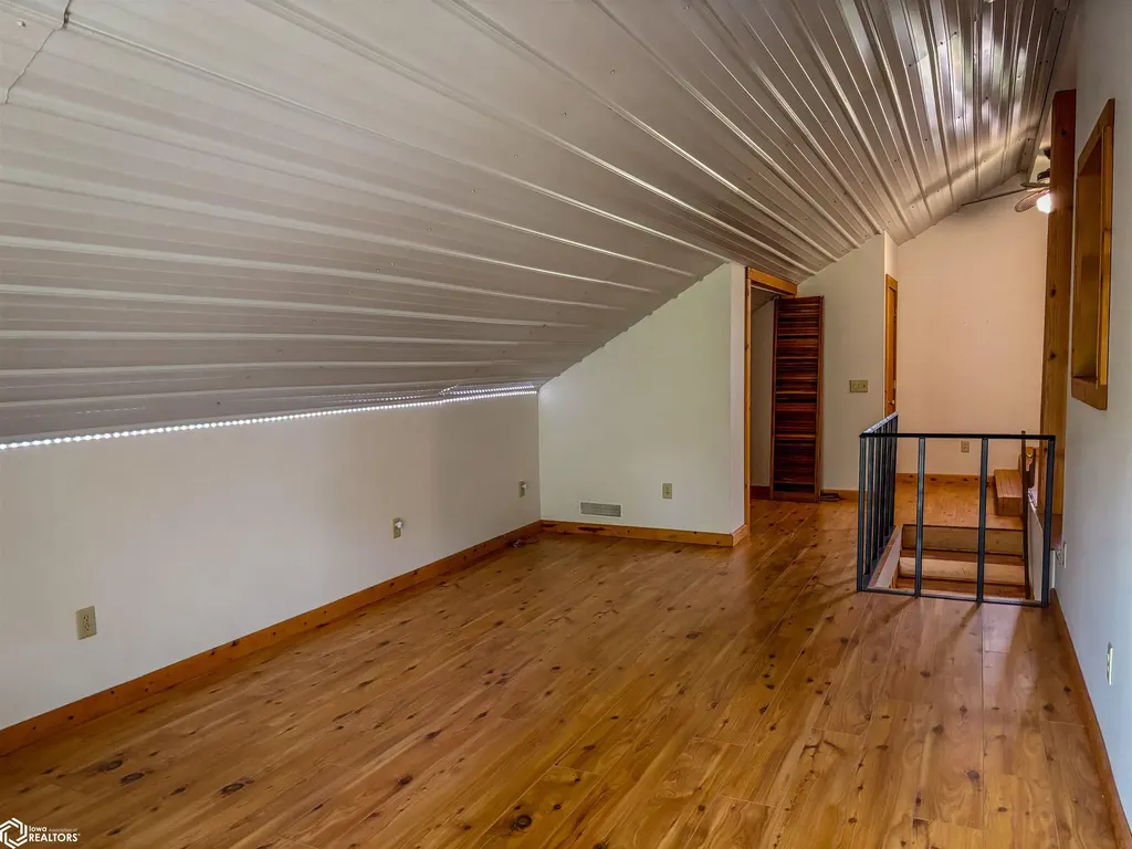 1006 Irish Lane Mount Vernon IA 52314