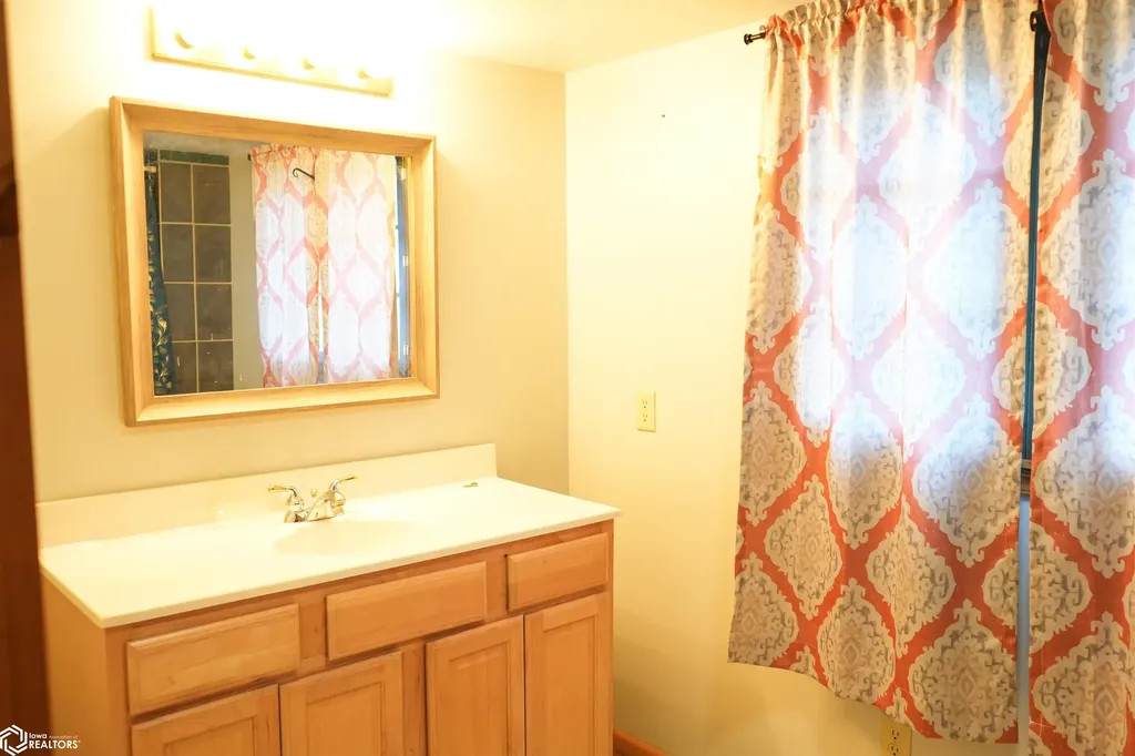 1006 Irish Lane Mount Vernon IA 52314